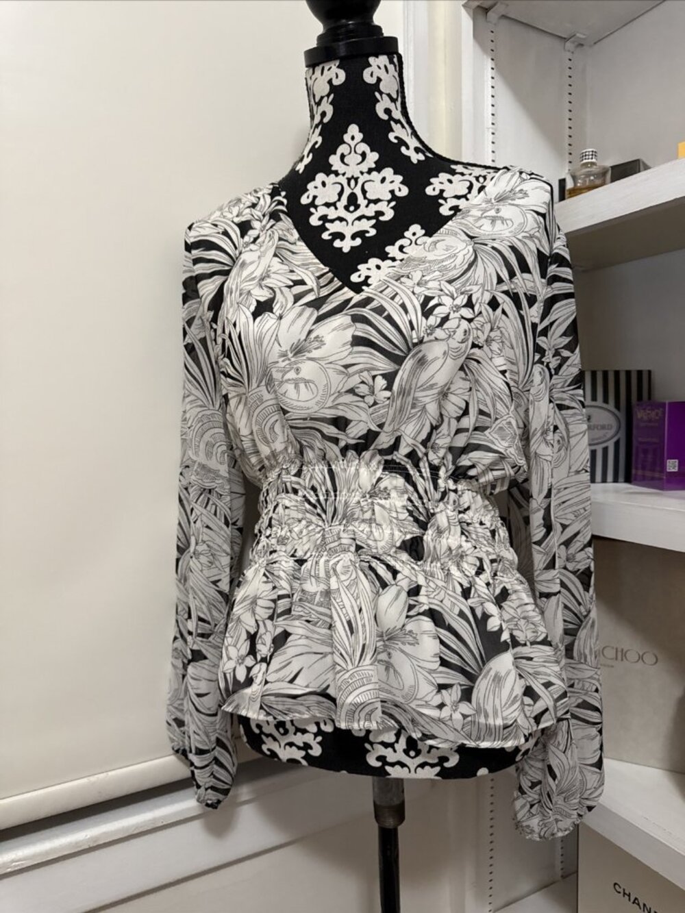 White House Black Market White Floral Velvet Burnout Silk Lightweight Top Size S